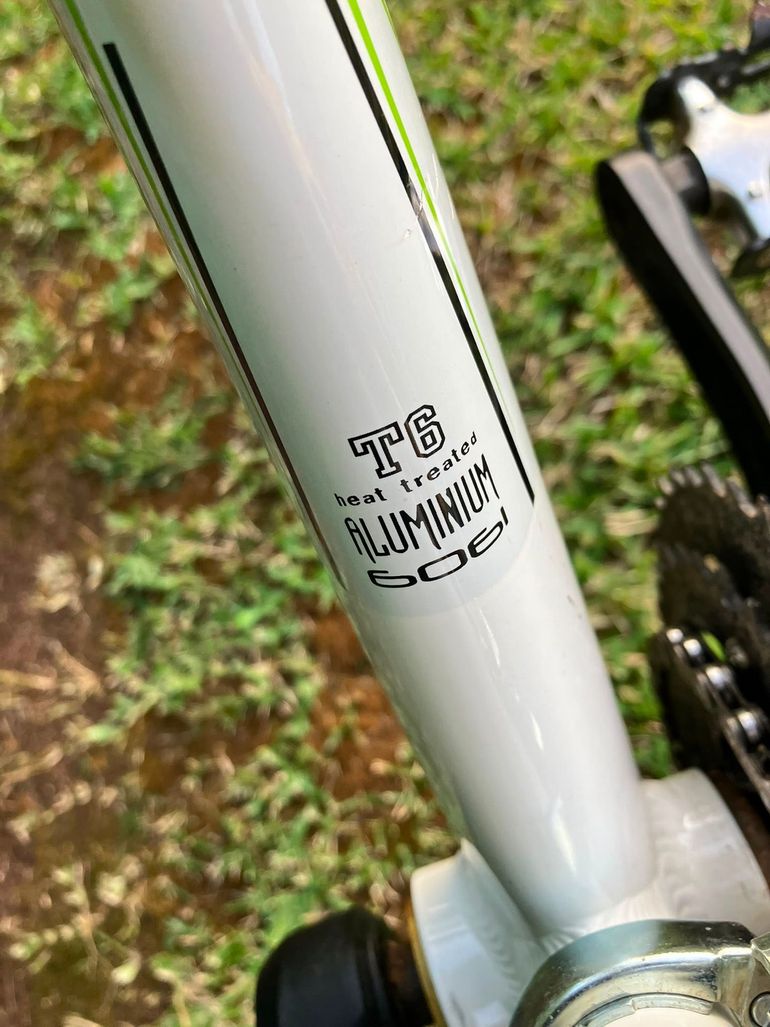 Used Conor Custom Shimano Alivio 2010 Mountainbike, Green — image 7 of 8