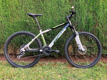 Used Conor Custom Shimano Alivio 2010 MTB
