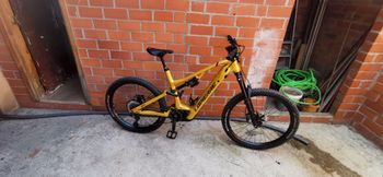 Used Lapierre Overvolt AM 8.7 2024 2024 Mountainbike, Orange, 27.5 — image 1 of 6