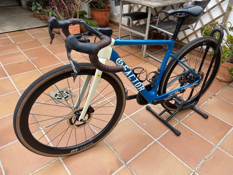 Gebrauchtes Factor Custom SRAM Force eTap AXS 2023 Road & Gravel, Blau — Bild 10 von 14