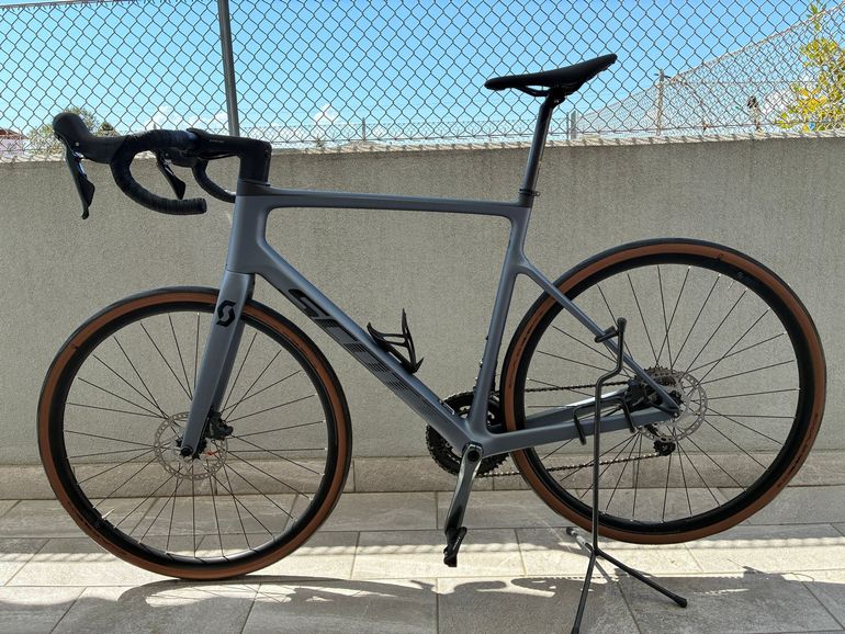 Tweedehands Scott Addict 40 2024 2024 Road & Gravel — afbeelding 2 van 18