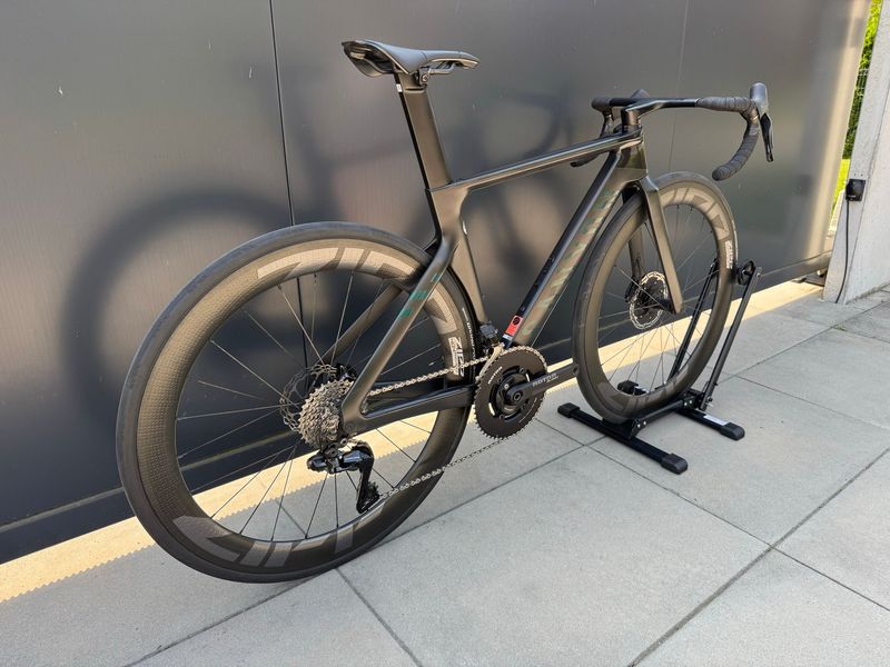 Używany Canyon Aeroad CFR Di2 2024 2024 Road & Gravel — zdjęcie 2 z 16