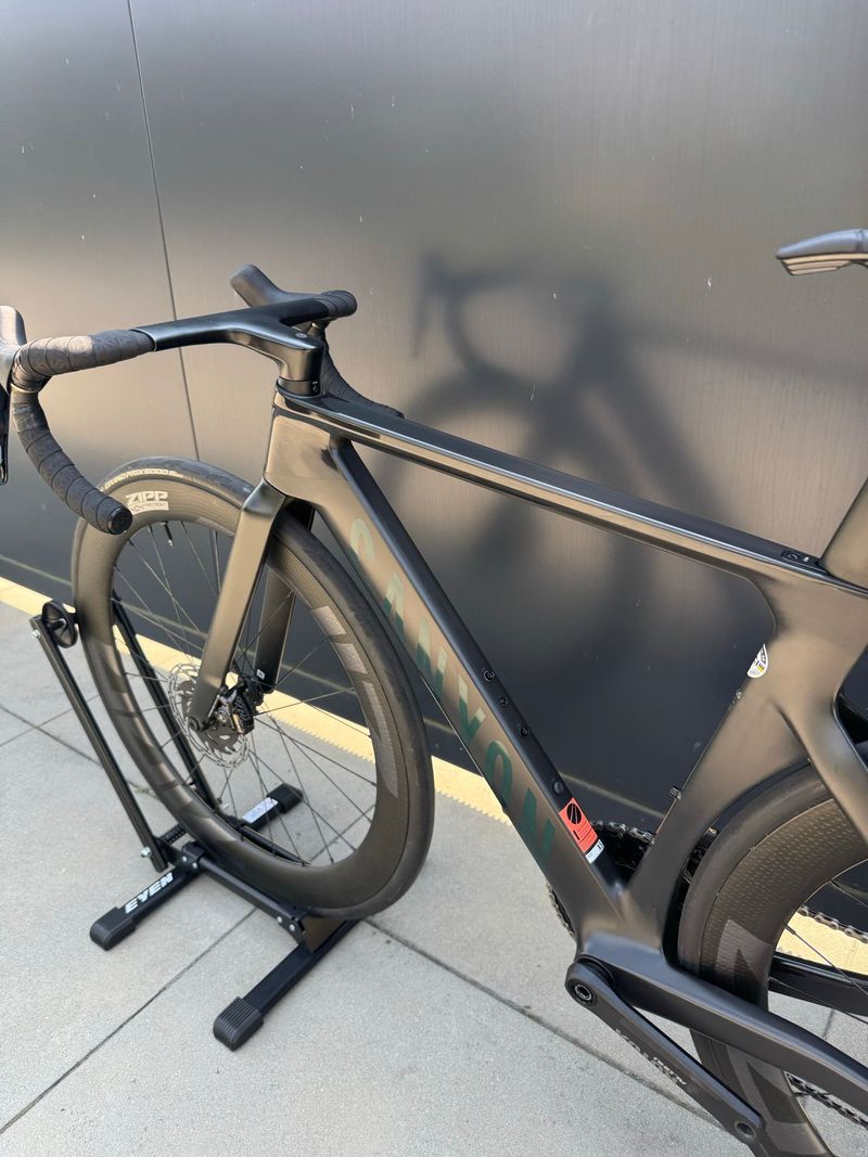 Używany Canyon Aeroad CFR Di2 2024 2024 Road & Gravel — zdjęcie 13 z 16