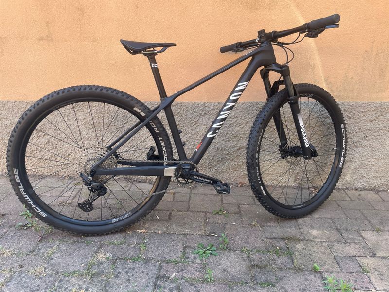 Canyon Exceed Shimano Deore 2024 MTB usato