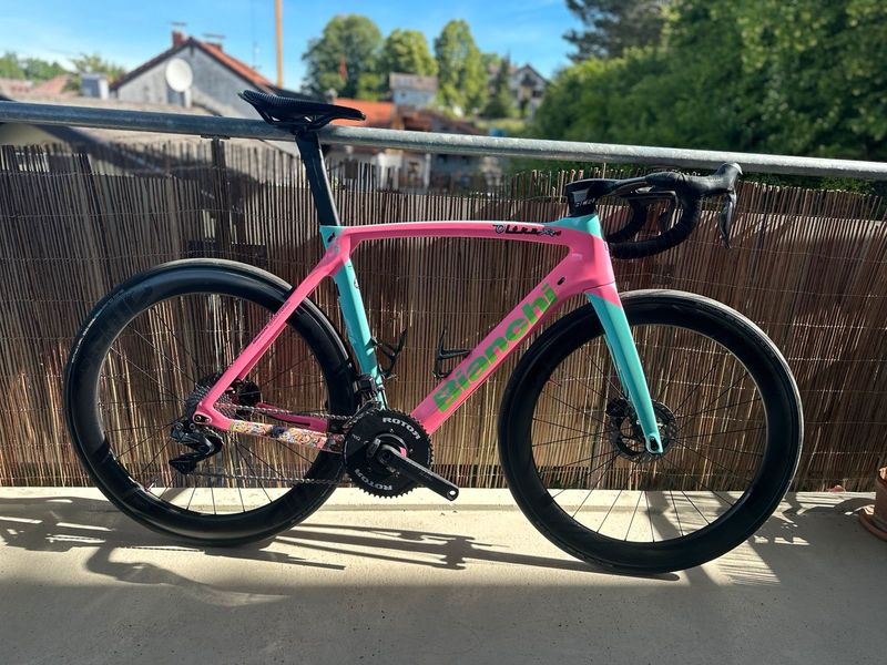 Käytetty Bianchi Oltre XR4 - Dura Ace Di2 2022 2022 Road & Gravel