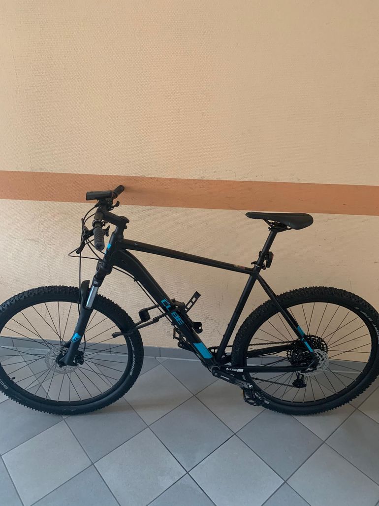 Used CUBE ANALOG 2020 2020 Mountainbike, Black — image 2 of 5