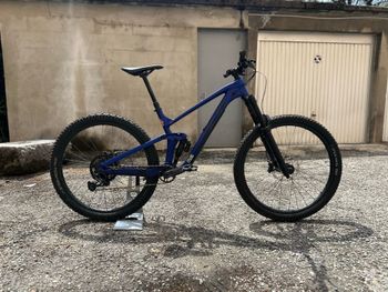 Brugt Trek Slash 8 Gen 5 2023 2023 Mountainbike — billede 1 af 5