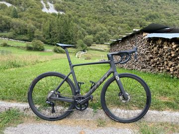 Used Scott Addict RC 15 2024 2024 Road & Gravel
