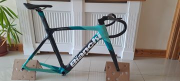 Bianchi Oltre XR4 Red eTap AXS 2024 Frameset 2024 Road & Gravel d'occasion