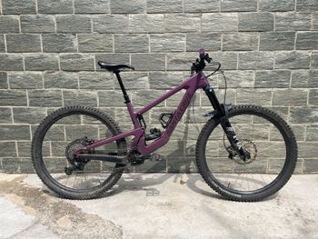 Used Santa Cruz Megatower v2 CC custom (Large) 2025 Mountainbike, Purple — image 2 of 6