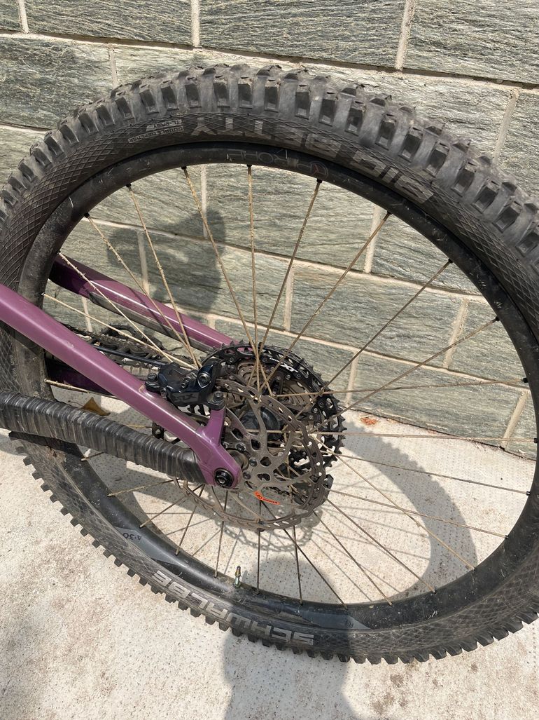Used Santa Cruz Megatower v2 CC custom (Large) 2025 Mountainbike, Purple — image 4 of 6