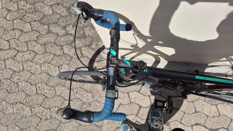 Used CUBE ATTAIN 2017 2017 Road & Gravel, Green — image 10 of 13