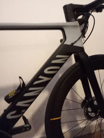 Canyon Aeroad CF SL 8 Disc 2021 2021 Road & Gravel usato, Nero — immagine 14 di 14