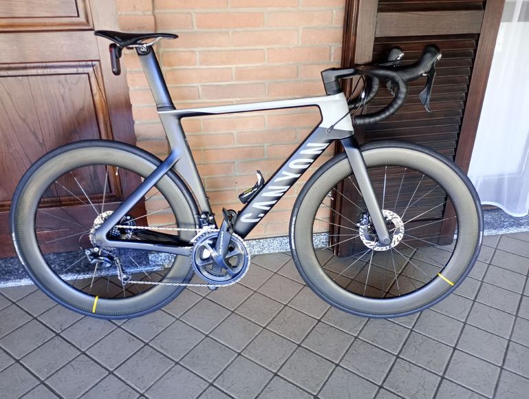 Tweedehands Canyon Aeroad Shimano Ultegra 2021 Road & Gravel — afbeelding 23 van 35