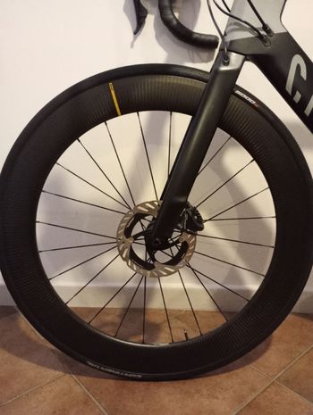 Canyon Aeroad CF SL 8 Disc 2021 2021 Road & Gravel usato, Nero — immagine 9 di 14