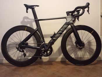 Canyon Aeroad CF SL 8 Disc 2021 2021 Road & Gravel usato, Nero — immagine 1 di 14