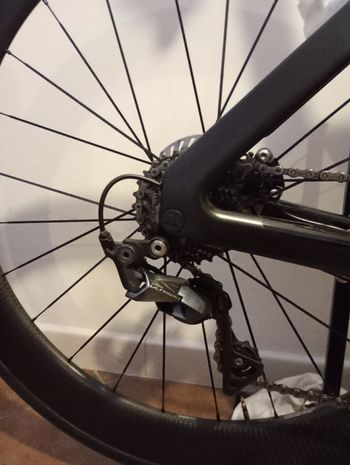 Canyon Aeroad CF SL 8 Disc 2021 2021 Road & Gravel usato, Nero — immagine 4 di 14