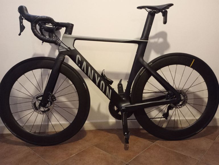 Canyon Aeroad CF SL 8 Disc 2021 2021 Road & Gravel usato, Nero — immagine 2 di 14
