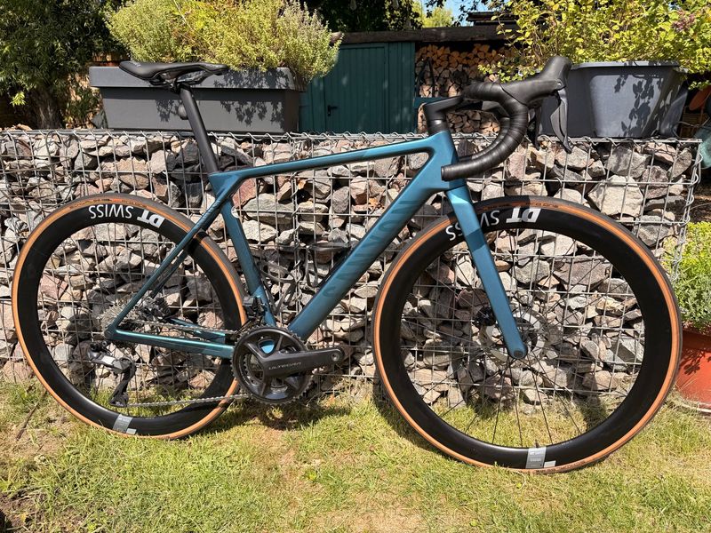 Used Canyon Ultimate CF SLX 8 Di2 2024 2024 Road & Gravel