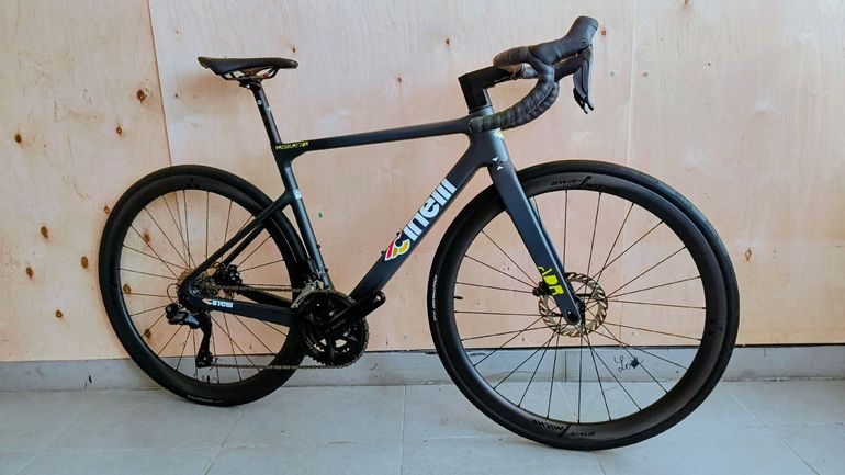 Gebrauchtes Cinelli Pressure ADR Shimano 105 Di2 2026 Road & Gravel, Hellgrau — Bild 2 von 8