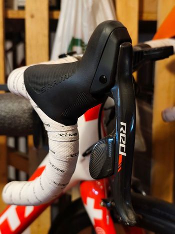 Used Kuota Khan 2018 Road & Gravel, Red — image 3 of 8