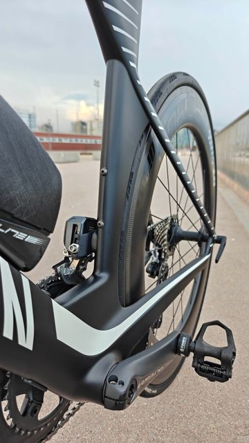 Tweedehands Canyon Speedmax CF SLX 8.0 2020 2020 Road & Gravel — afbeelding 3 van 8