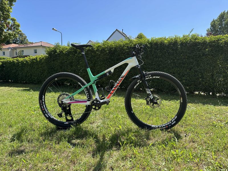 Used Canyon Lux World Cup CF 7 2024 2024 MTB