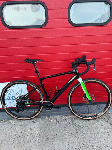 Używany BMC URS 01 FOUR 2023 2023 Road & Gravel — zdjęcie 2 z 10