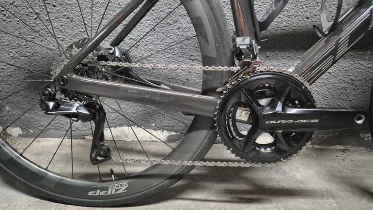 Tweedehands Scott addict rc pro Custom Shimano Dura Ace Di2 2023 Road & Gravel — afbeelding 3 van 4