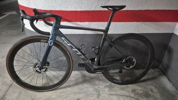 Tweedehands Scott addict rc pro Custom Shimano Dura Ace Di2 2023 Road & Gravel — afbeelding 2 van 4