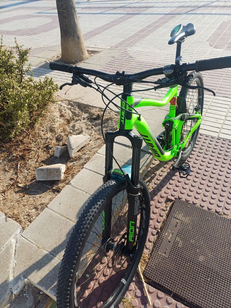 Used Giant Trance 2 2017 2017 Mountainbike, Green, 27.5 — image 2 of 4