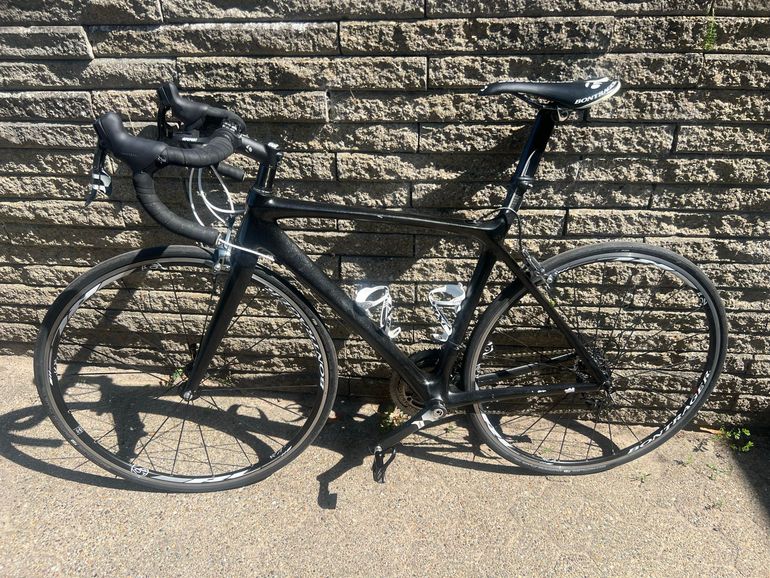 Trek Madone 5 Series 2010 2010 Road & Gravel usato, Nero — immagine 2 di 7