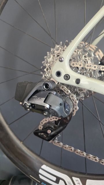 Used Fara F/All-Road Force AXS 2024 2024 Road & Gravel, Light Gray — image 5 of 8