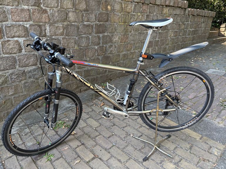 Used Van tuyl Custom Frameset 2004 Mountainbike, Light Gray — image 4 of 4