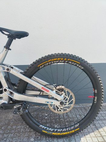 Used Trek Session 9 X01 2025 2025 Mountainbike, Light Gray, 29 — image 8 of 10