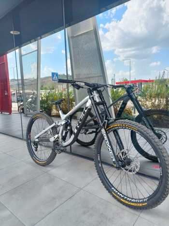 Used Trek Session 9 X01 2025 2025 Mountainbike, Light Gray, 29 — image 10 of 10
