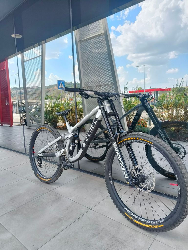 Used Trek Session 9 X01 2025 2025 Mountainbike, Light Gray, 29 — image 10 of 10