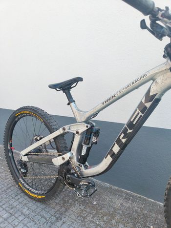 Used Trek Session 9 X01 2025 2025 Mountainbike, Light Gray, 29 — image 6 of 10