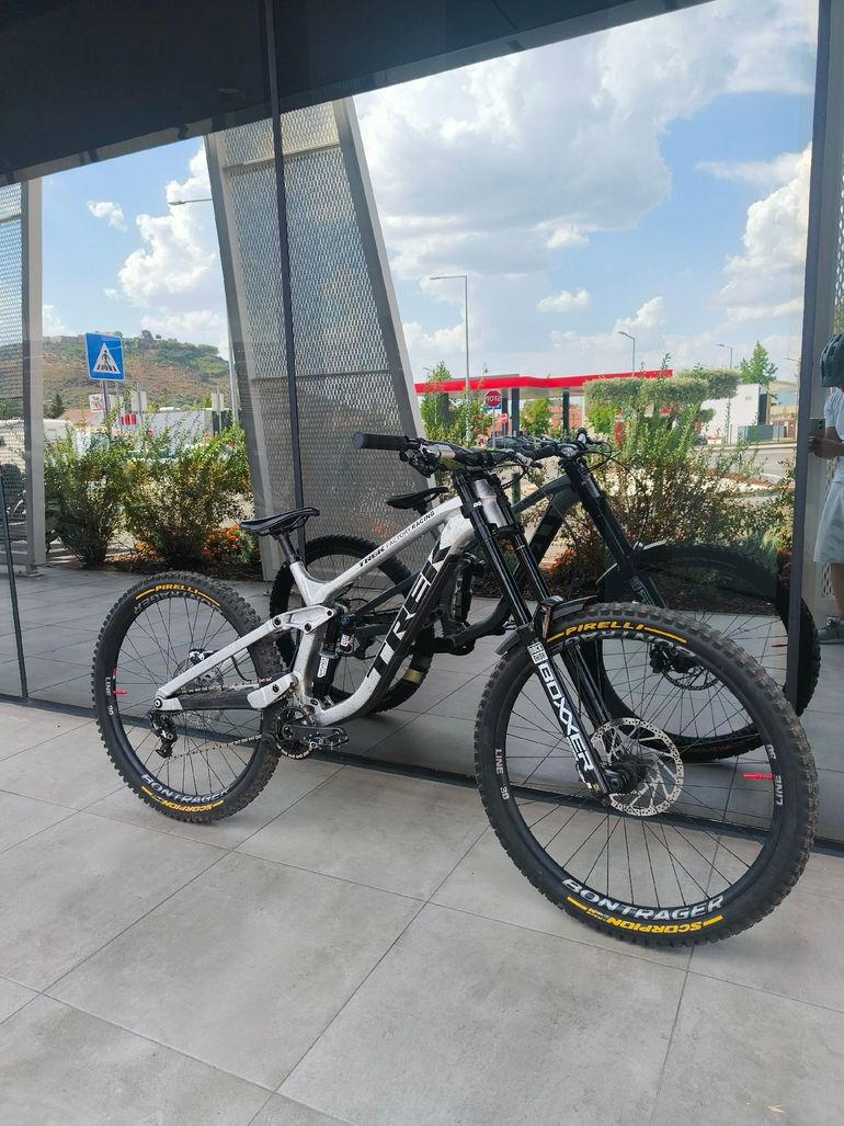 Used Trek Session 9 X01 2025 2025 Mountainbike, Light Gray, 29 — image 3 of 10