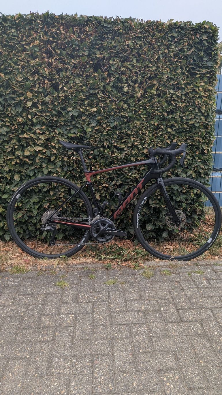 Brugt Giant Defy Shimano 105 Di2 2024 Road & Gravel — billede 2 af 6