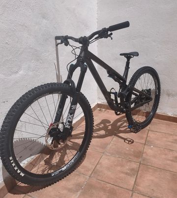 Commencal META TR V4 2025 2025 Mountainbike usato, Grigio chiaro — immagine 10 di 10