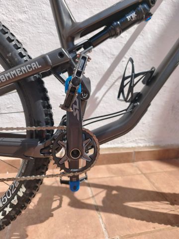 Commencal META TR V4 2025 2025 Mountainbike usato, Grigio chiaro — immagine 4 di 10