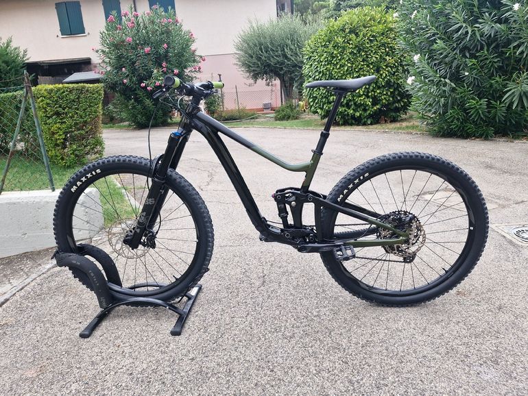 Gebrauchtes Giant Trance 29 1 2024 2024 Mountainbike, Schwarz, 29 — Bild 2 von 4