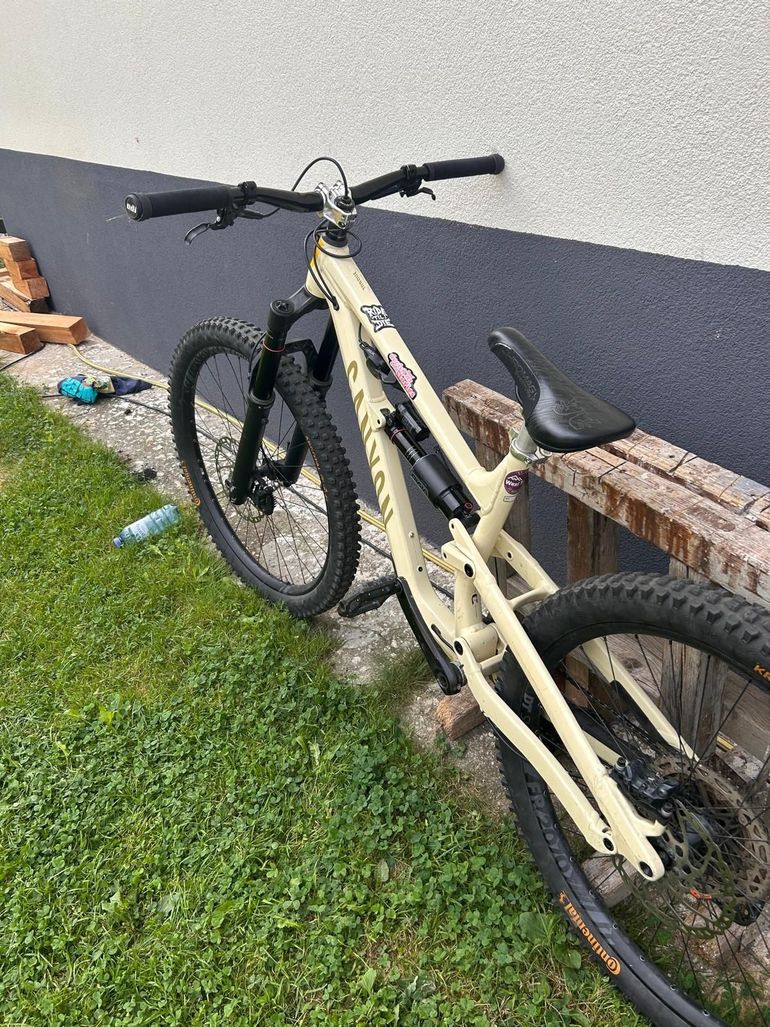 Canyon Torque Mullet AL 6 2023 2023 Mountainbike usato, Bianco — immagine 2 di 6
