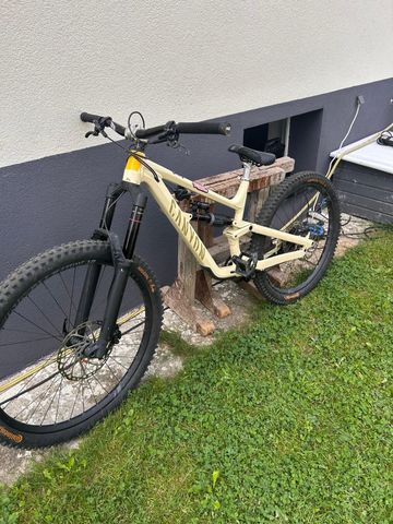 Tweedehands Canyon Torque Mullet AL 6 2023 2023 MTB