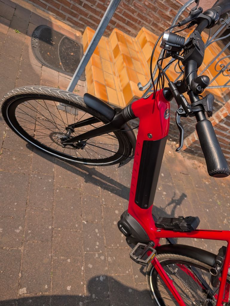 Used Gazelle Ultimate C8+ HMB Low-Step 2023 2023 Urban, Red — image 5 of 15