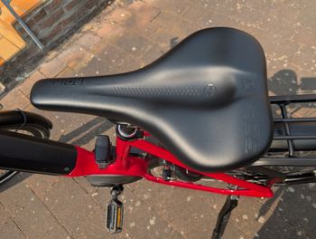 Used Gazelle Ultimate C8+ HMB Low-Step 2023 2023 Urban, Red — image 9 of 15