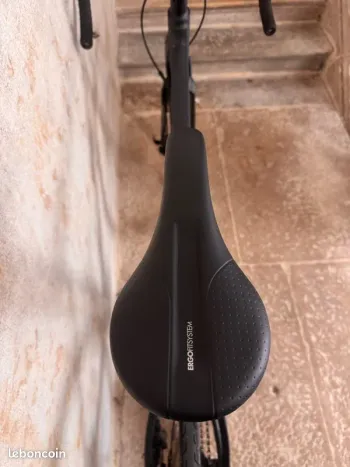 Used TRIBAN RC500 Flat Bar 2020 2020 Road & Gravel, Black — image 5 of 9