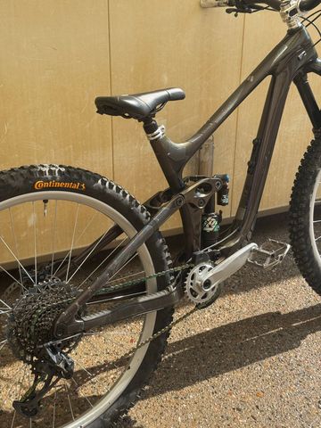 Brugt Giant Reign Advanced Pro 1 2023 2023 Mountainbike — billede 3 af 10