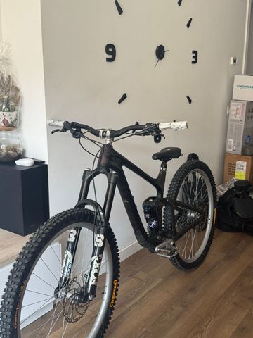 Brugt Giant Reign Advanced Pro 1 2023 2023 Mountainbike — billede 2 af 10